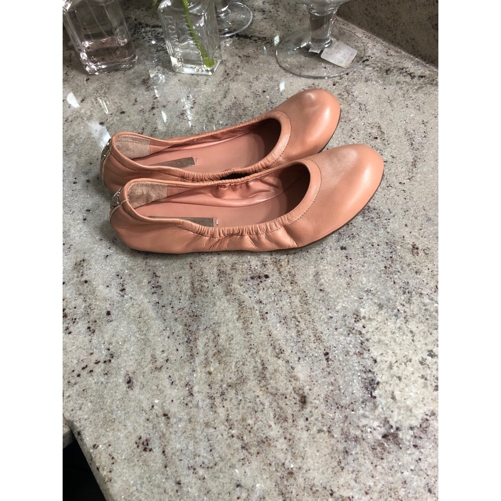 $165 BCBG MAXAZRIA BETSY Peach Nude Soft  Leather Designer Ballet Flats 8.5